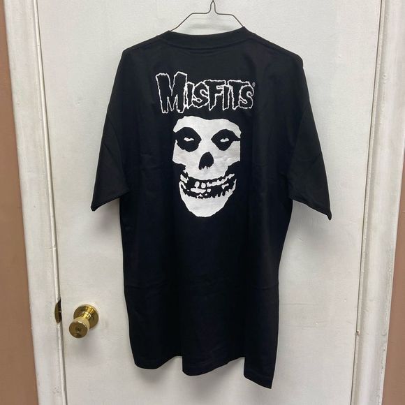 Black Graphic Tee - Short Sleeve - Picture 6 of 6